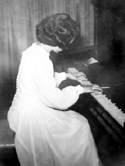 Lorraine Arsenault, 1949