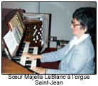 Soeur Majella LeBlanc à l'orgue à Saint-Jean
