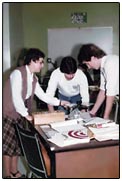 Soeur Jeannette Dubé et deux de ses étudiants à la Polyvalente de Bathust (1965)