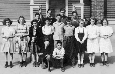 Classe de 8e année de soeur Adélia Aubé à l'école de Georgetown en 1945
