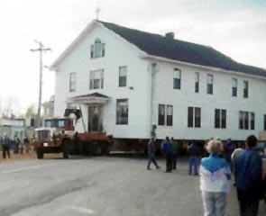 Déménagement du couvent de Petit-Rocher, 1994