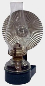 Lampe avec réflecteur en usage dans les couvents avant l'invention de l'électricité.